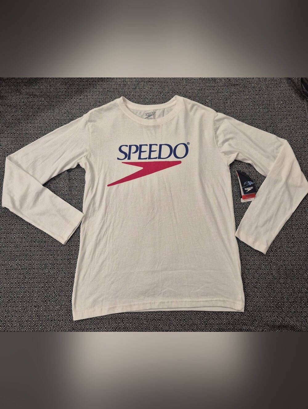 NEW Speedo Long Sleeve Shirt Size Medium